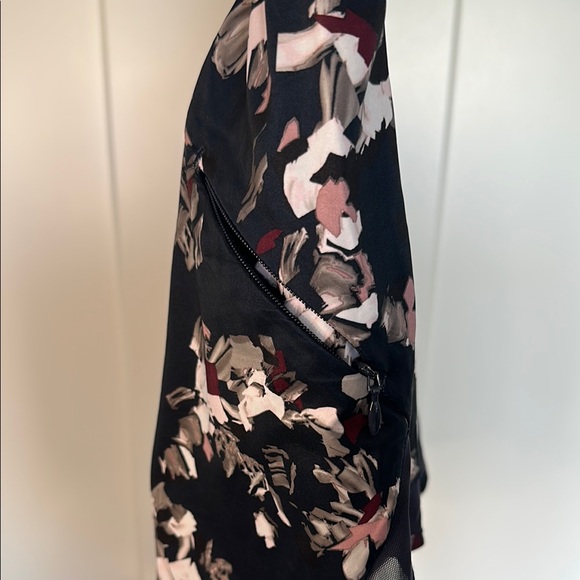 Athleta Mesh Racer Run Short - Picture 6 of 10